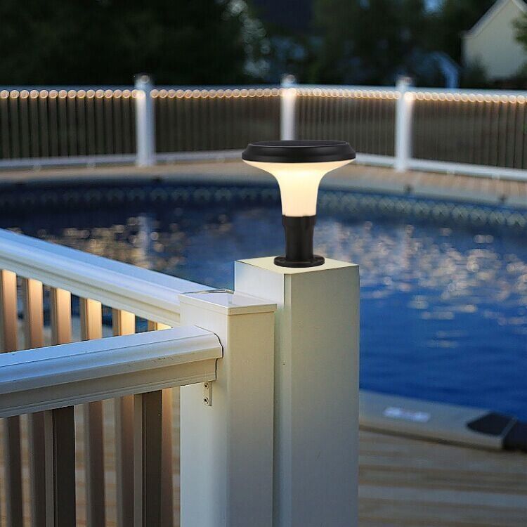 Zasilana energią słoneczną lampa słupowa LED Dekoracja Światło słoneczne oświetlenie trawnika Lampa LED słupkowa