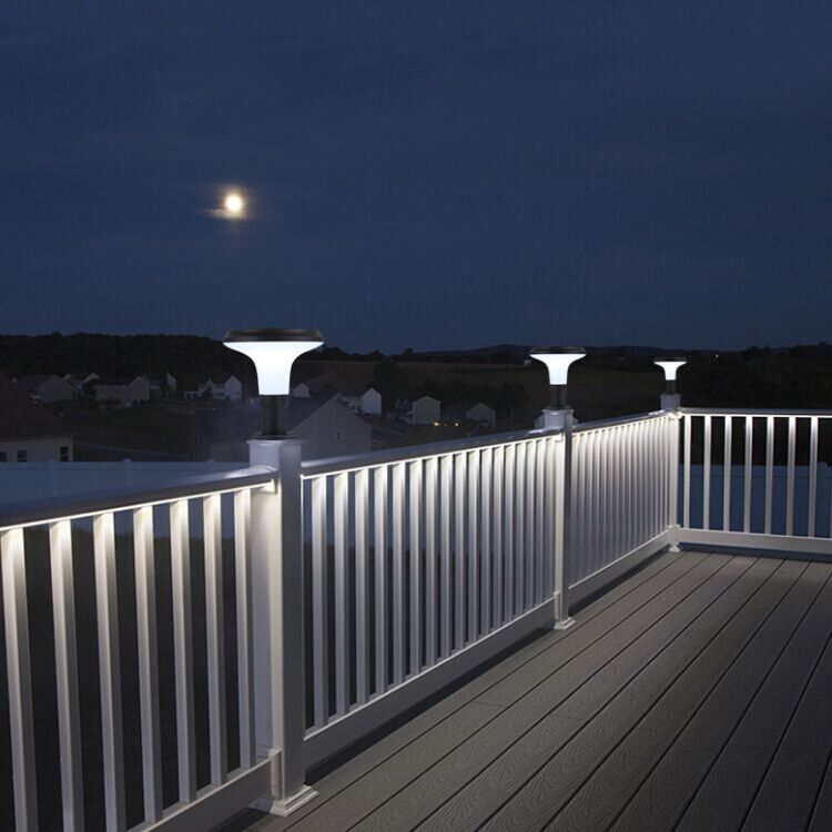 Zasilana energią słoneczną lampa słupowa LED Dekoracja Światło słoneczne oświetlenie trawnika Lampa LED słupkowa