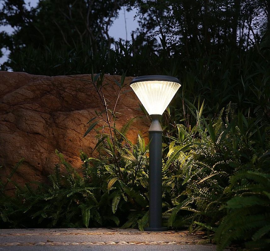 Żarówka słoneczna Oświetlenie chodnika Zewnętrzny ogród słoneczny Wodoodporne oświetlenie LED na podwórku Solar Lawn Garden Lights