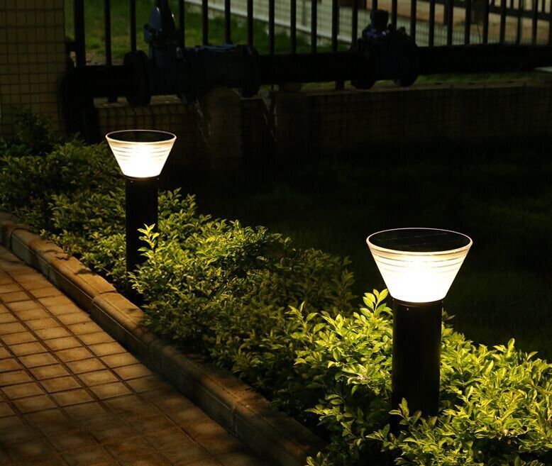 Fabryczna hurtownia Led Solar Lawn Lamps IP 65 Wodoodporne zewnętrzne słoneczne oświetlenie ogrodowe