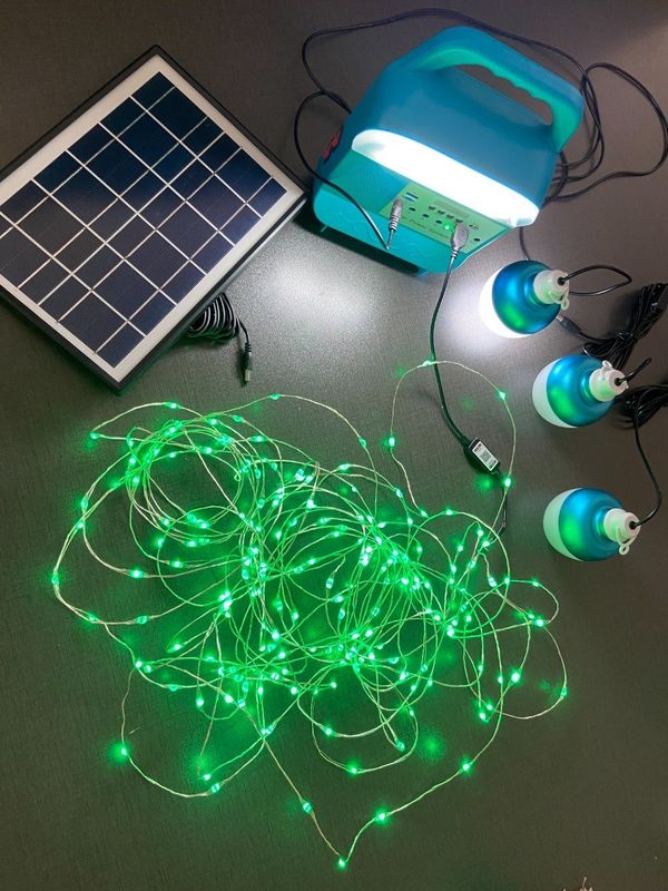 System paneli słonecznych 12W 4 żarówki LED Przenośne zestawy oświetleniowe do zasilania energią słoneczną